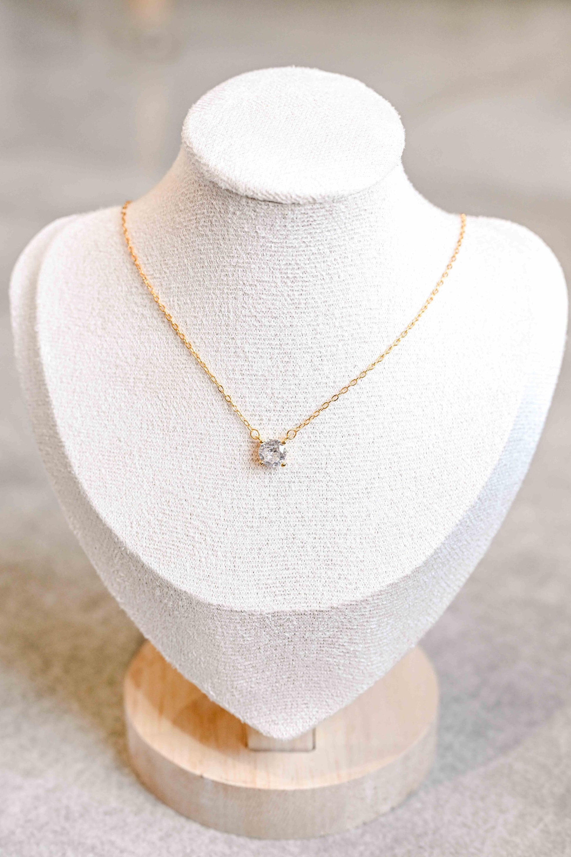 S925 sterling silver, gold plated cubic zirconia pendant wedding necklace.