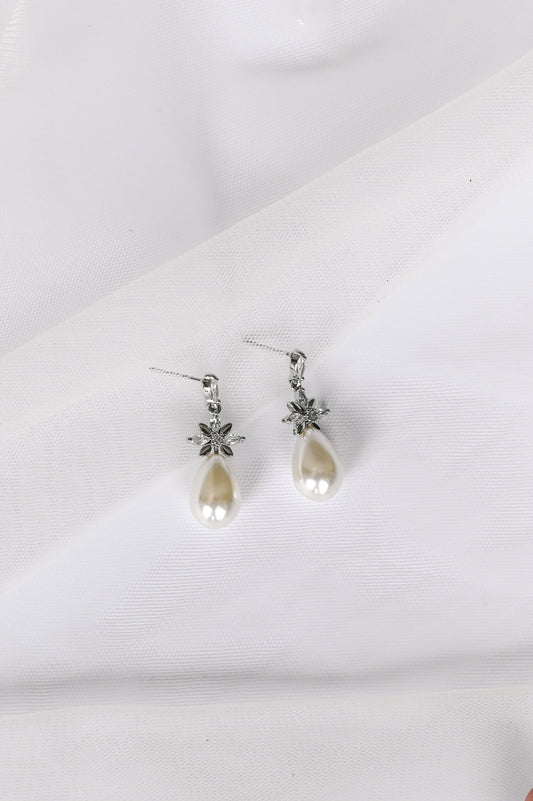 Silver bridal earrings with cubic zirconia and a faux pearl