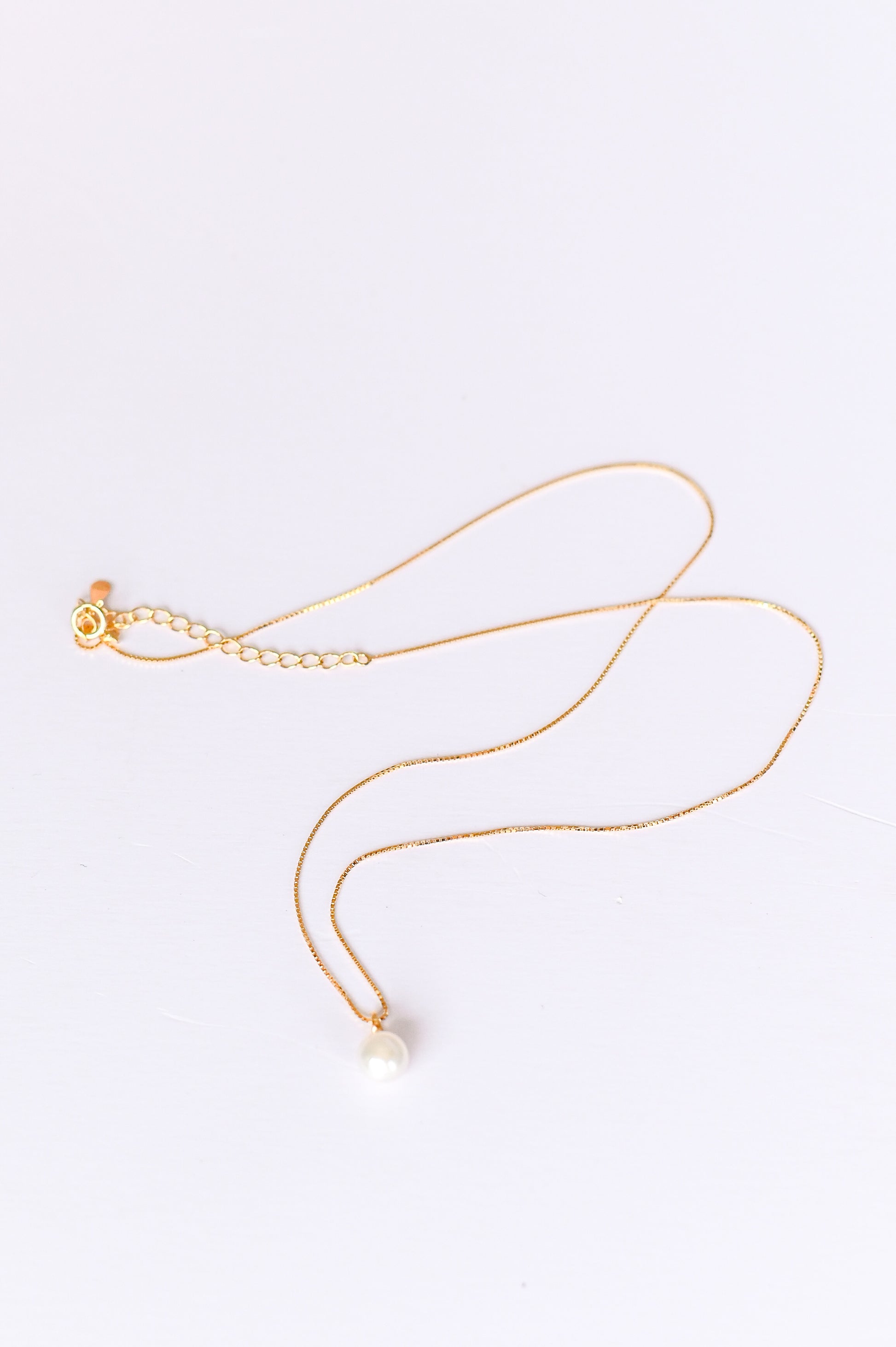 S925 sterling silver, gold plated necklace with one fresh water pearl