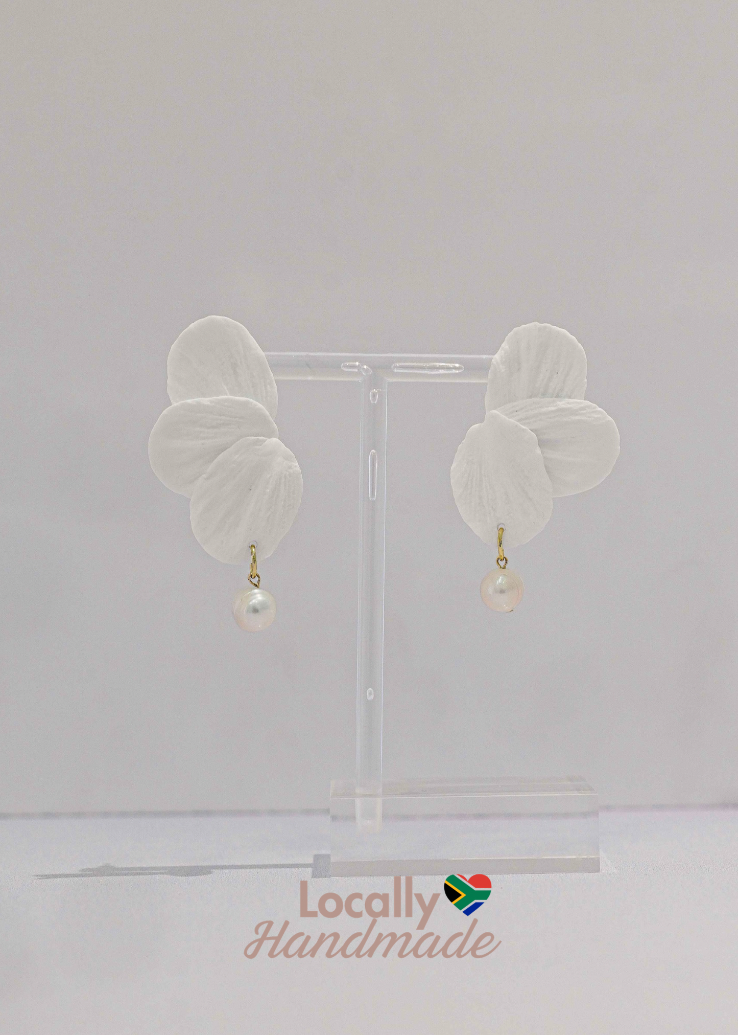 Clay flower bridal earring with freshwater pearl