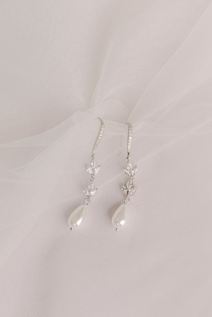 Silver dangling bridal earring with cubic zirconia and faux pearl