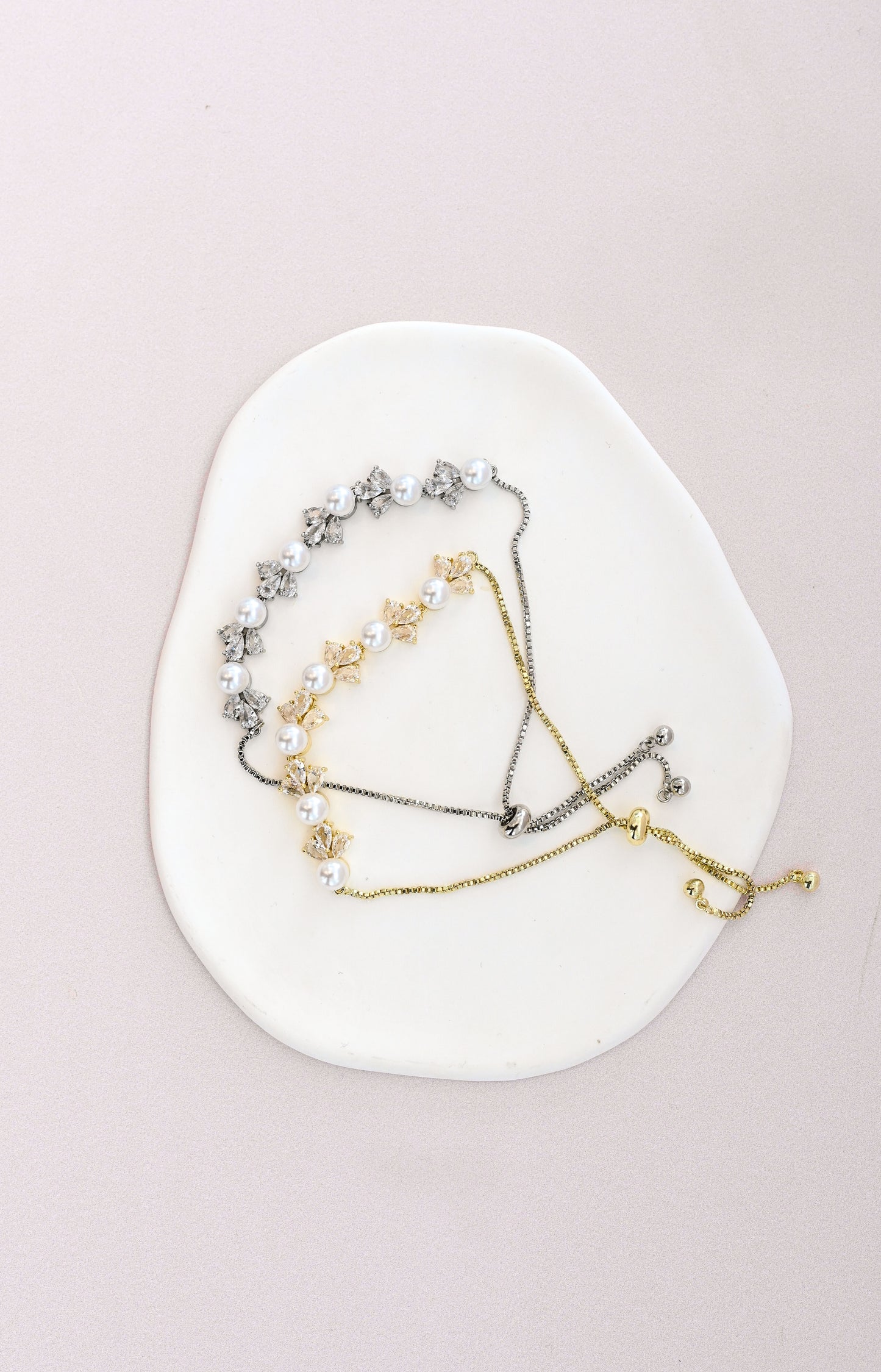 Adjustable bridal bracelet with pearls and cubic zirconia