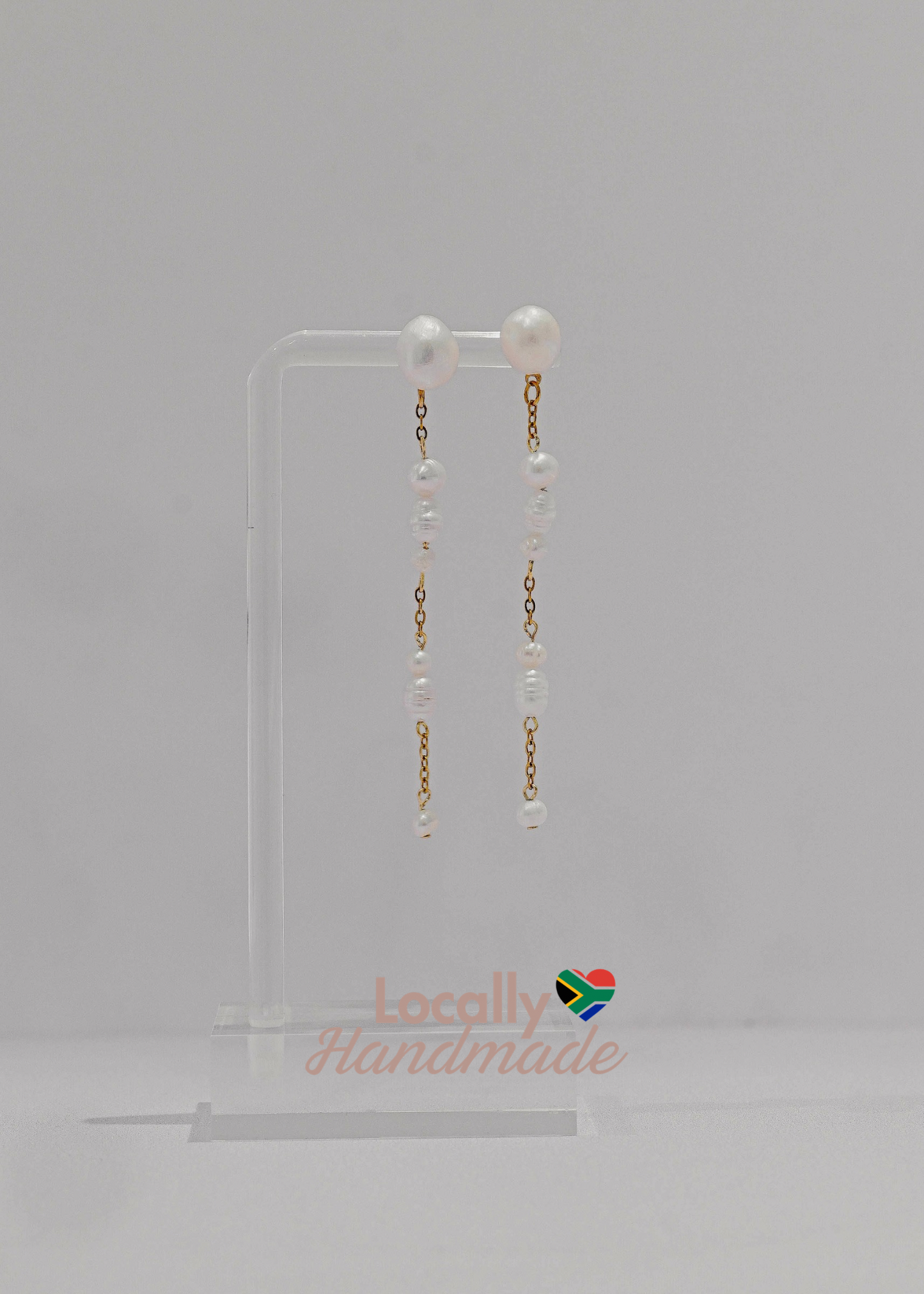Dangling freshwater pearl bridal earring
