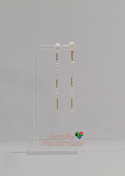 Dangling freshwater pearl bridal earring