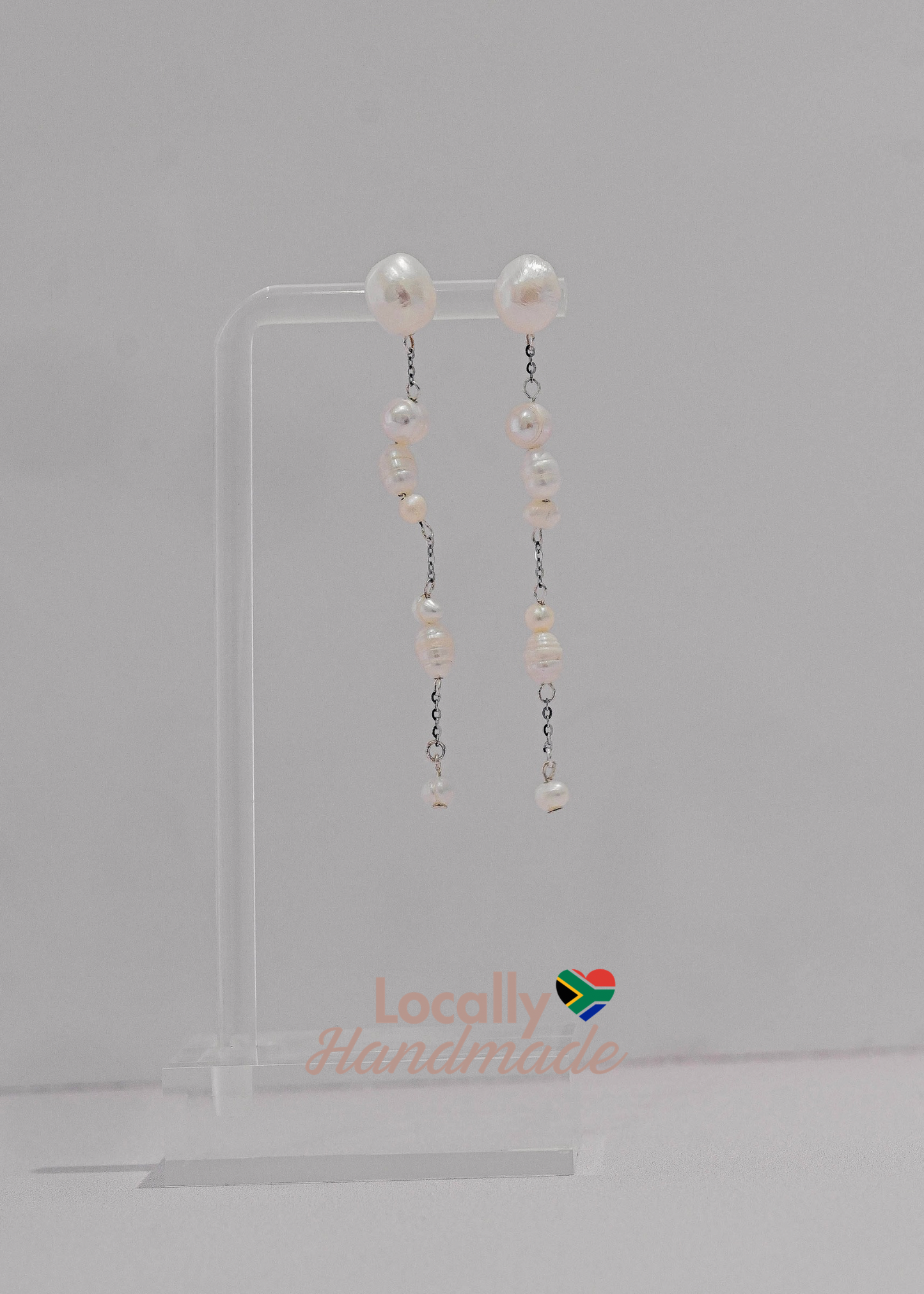 Dangling freshwater pearl bridal earring