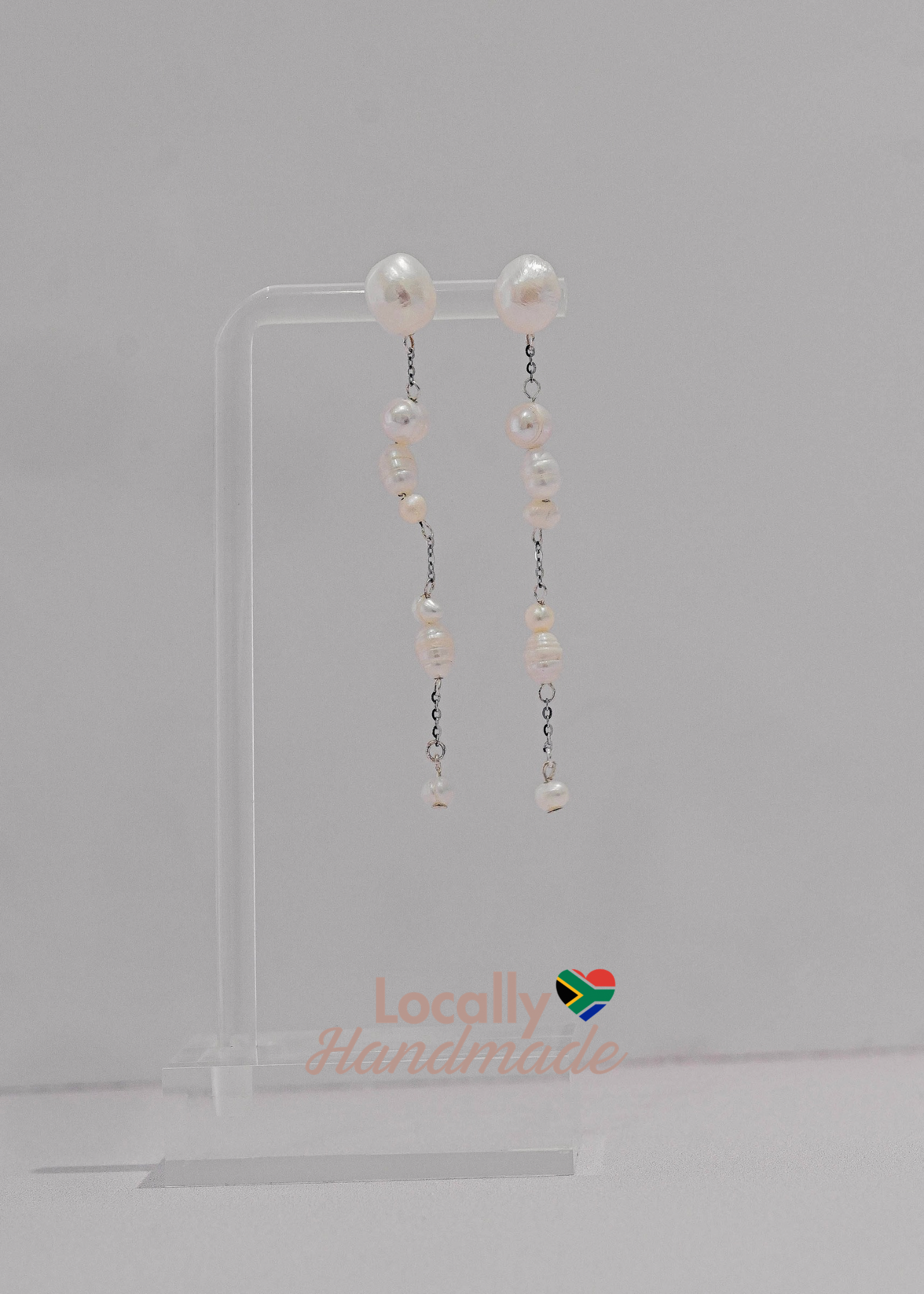 Dangling freshwater pearl bridal earring