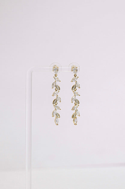 Dangling cubic zirconia bridal earring with leaf design
