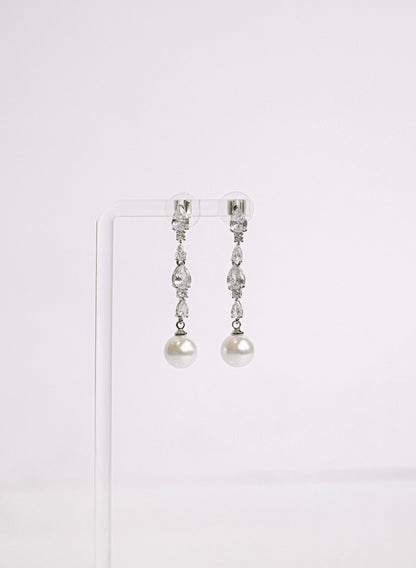 Cubic Zirconia bridal earring with a faux pearl