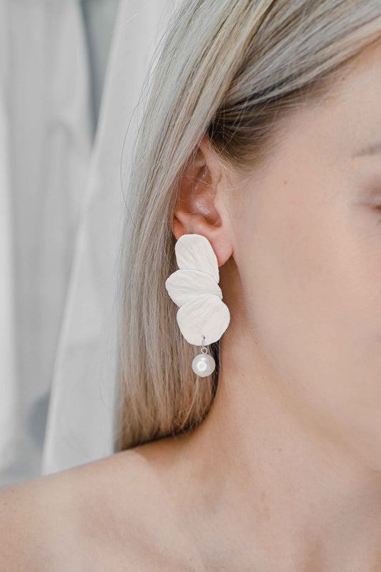 Clay flower bridal earring with freshwater pearl
