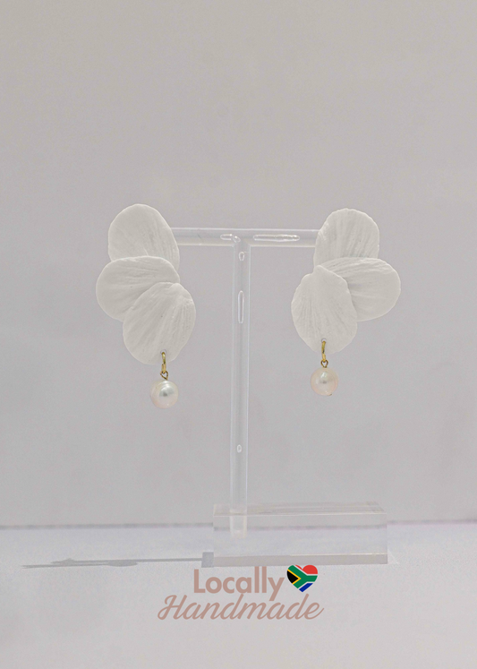 Clay flower bridal earring with freshwater pearl