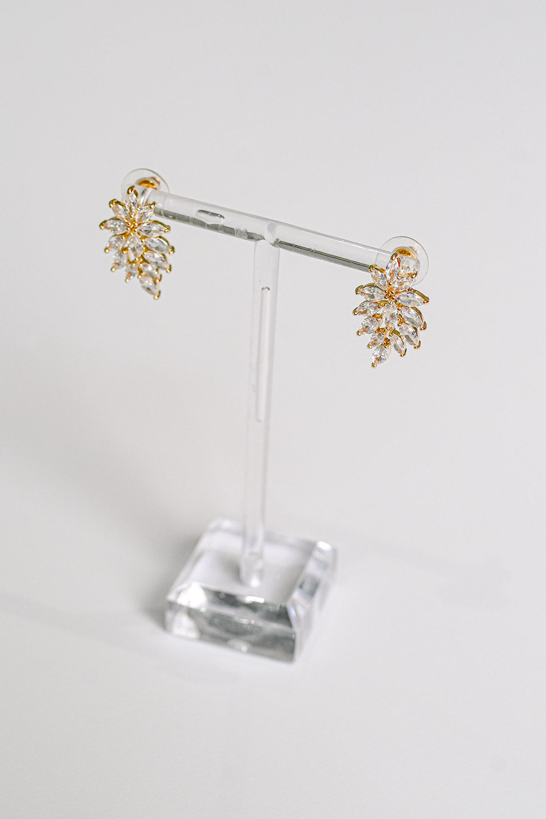 Gold bridal earring stud