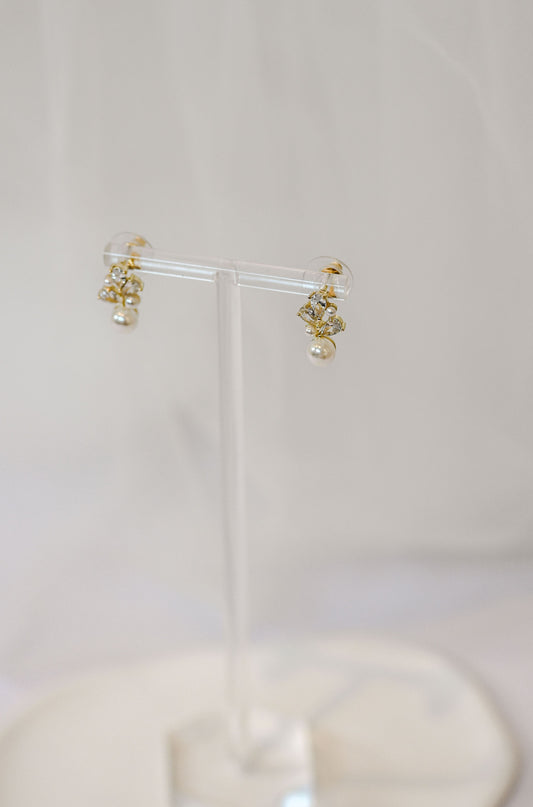 Dainty gold bridal stud earring with cubic zirconia and pearls